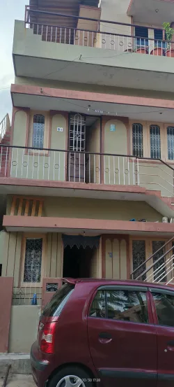 Independent house 3floor 20*33=660sq.ft 